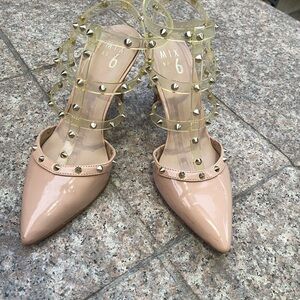 Mix No. 6 studded pumps
